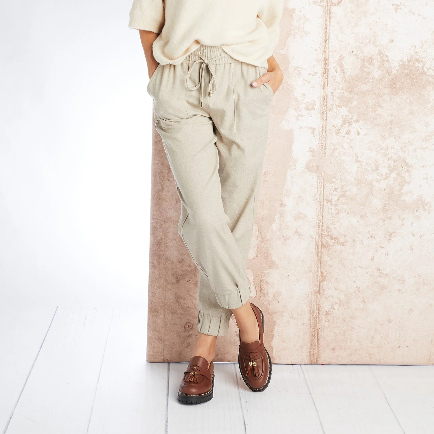 Fame: Tan Leather - Image 4