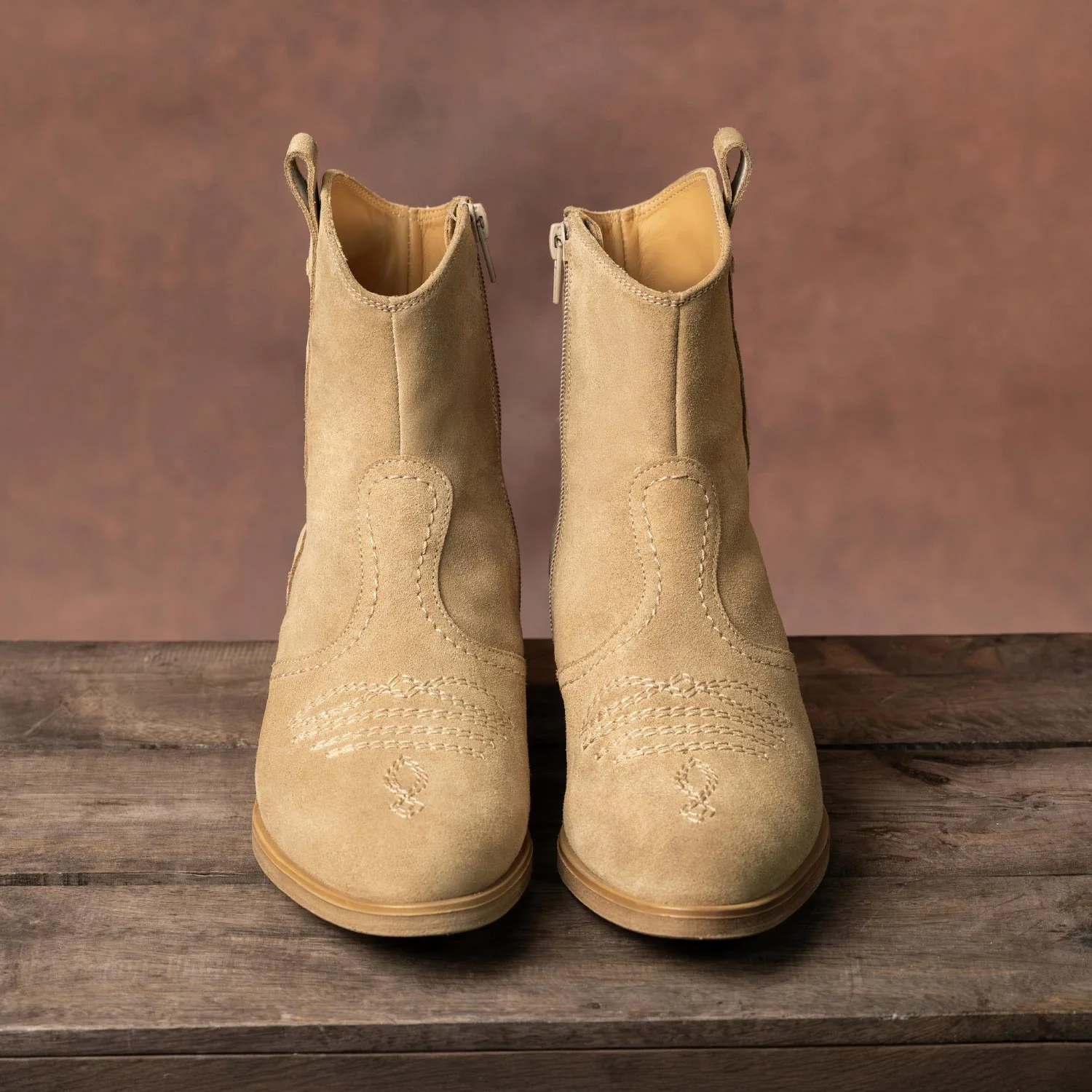 Pioneer: Sand Suede - Image 3