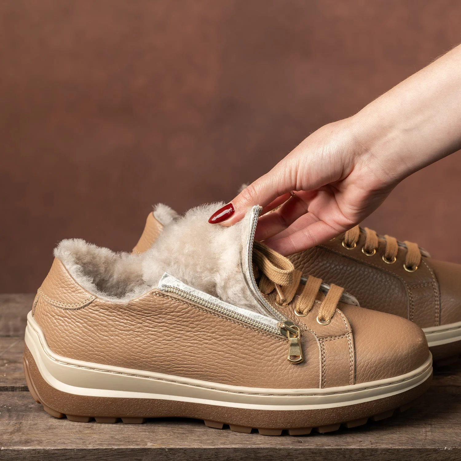 Summit: Caramel Leather & Shearling - Image 5