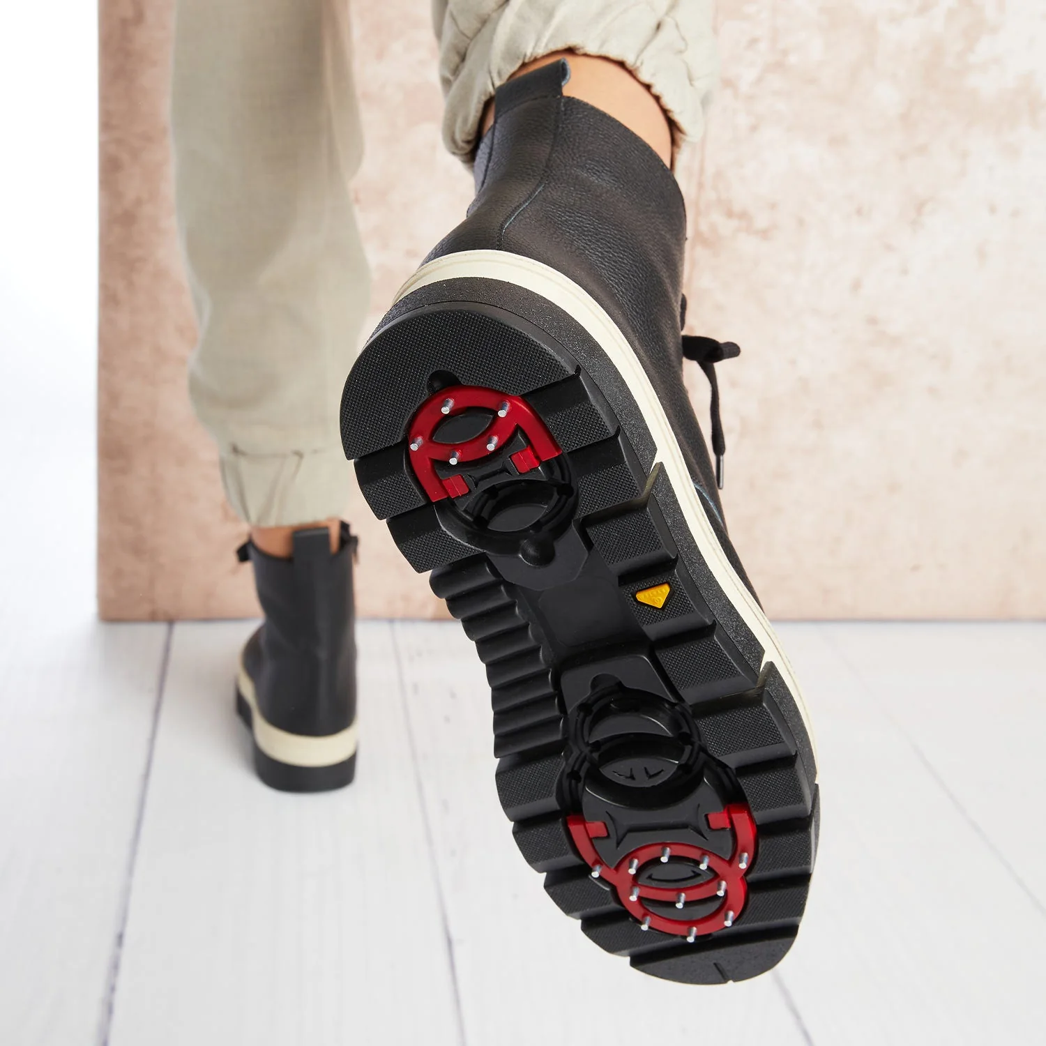 Venture: Black Leather & Shearling - Image 3